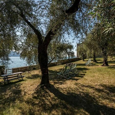 Oleandro Apartment Directly On The Lake Gargnano Bagian luar foto