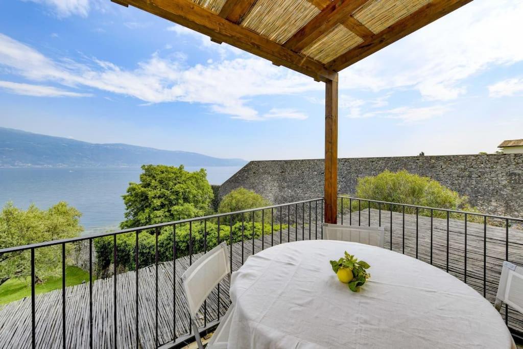 Oleandro Apartment Directly On The Lake Gargnano Bagian luar foto