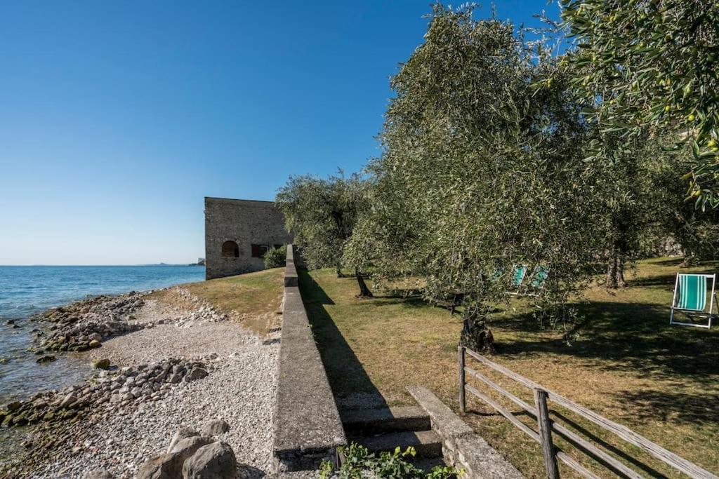 Oleandro Apartment Directly On The Lake Gargnano Bagian luar foto