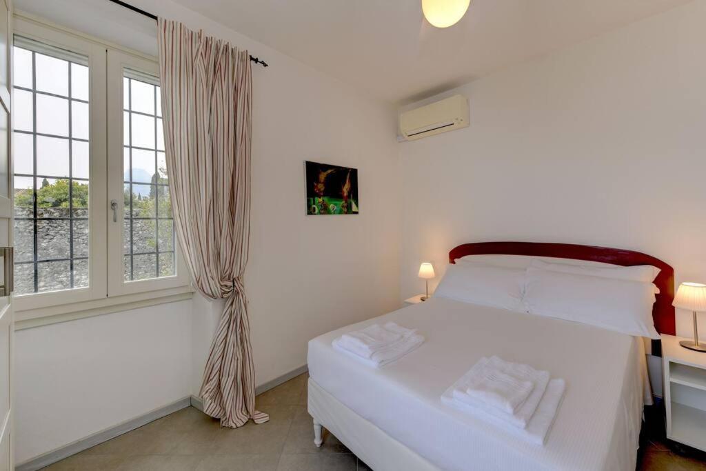 Oleandro Apartment Directly On The Lake Gargnano Bagian luar foto